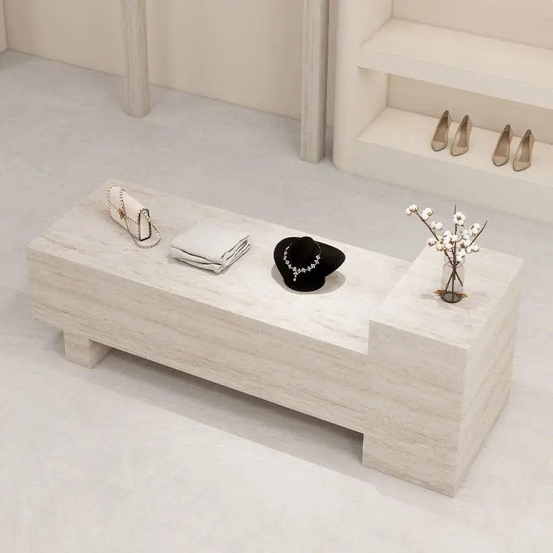 

Clothing store Dongshi Liushuitai women's clothing store display, shoe and bag store table in the middle