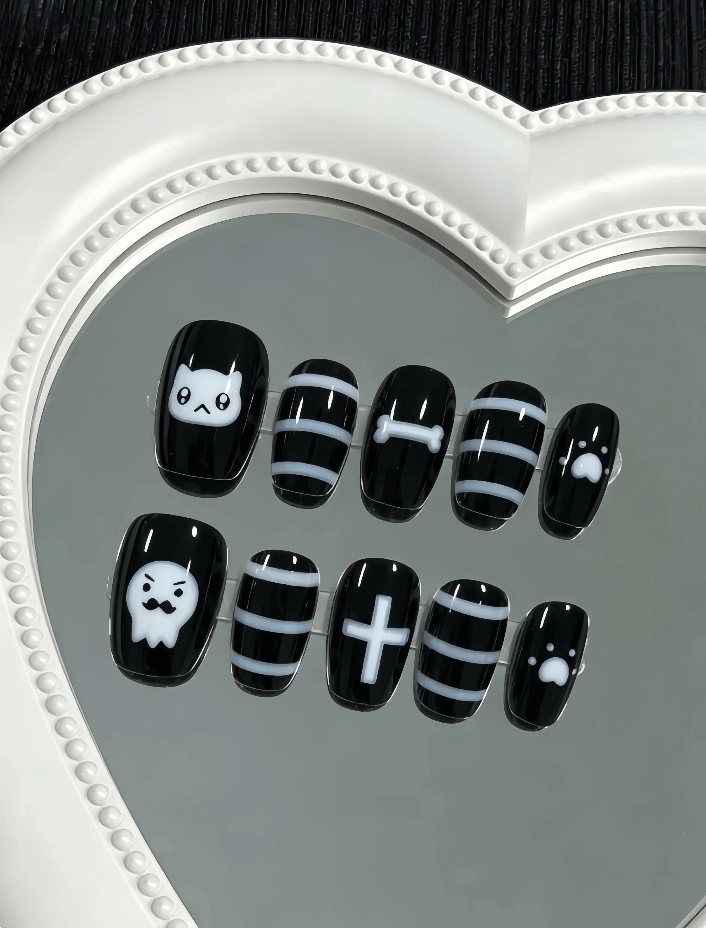 10 Pieces of Handmade Short Square Full-Cover Nail Tips, Short Length, Black and White Solid Colors, Cute and Cool Style, Suitable for Women and Girls, Suitable for Daily Commuting, Student Campus, and Ideal as a Gift, Comes with 1 Piece of Jelly Glue and 1 Nail File