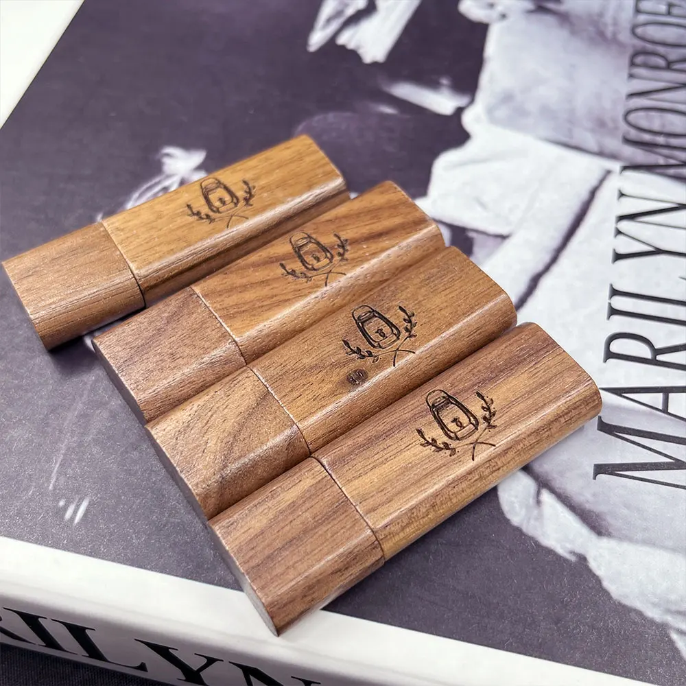 20개/세트 무료 맞춤 로고 나무 USB 플래시 드라이브 메이플 우드 + 박스 펜드라이브 8GB 16GB 32GB 64GB 128GB 메모리 스틱 웨딩 선물