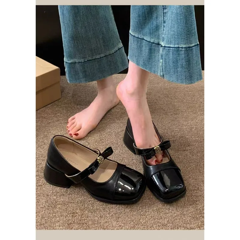

Designer Women Mary Jane Shoes Spring Leahter Shoes Fashion Buckle Female Square Head Toe Mid Heel Elegant Woman Pumps