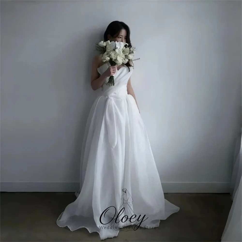 OLOEY Minimalist Strapless Pleat Customized Korea Wedding Dress Photo Shoot A‑Line Organza Bridal Gown Outdoor Wedding 웨딩드레스
