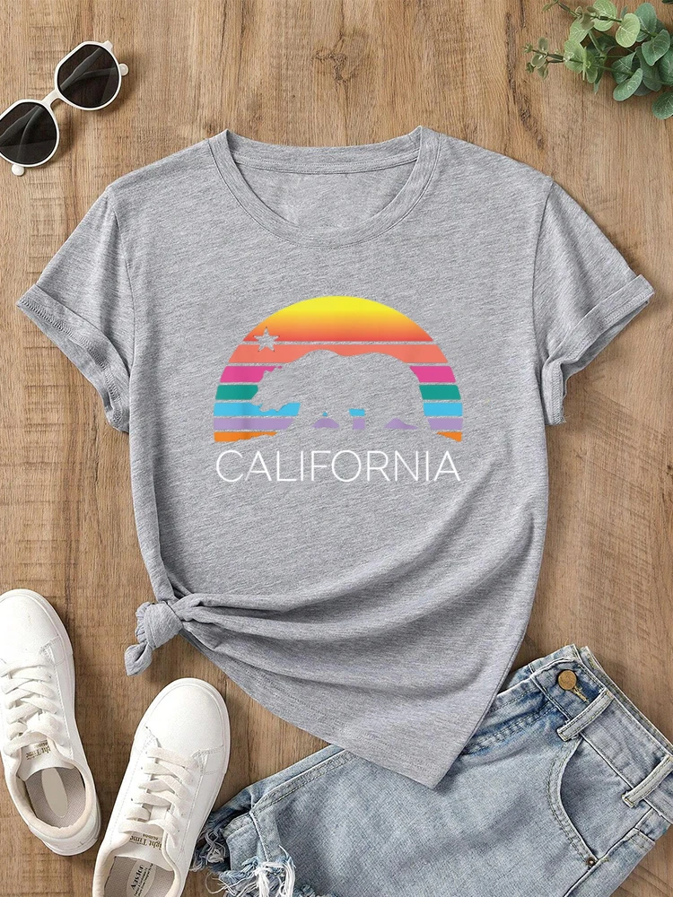 Retro California Surf Vintage Beach Cali 80s Venice Palm Sun T-Shirt Women T Shirts Dad Mom T-shirts graphic tees Tops t shirt