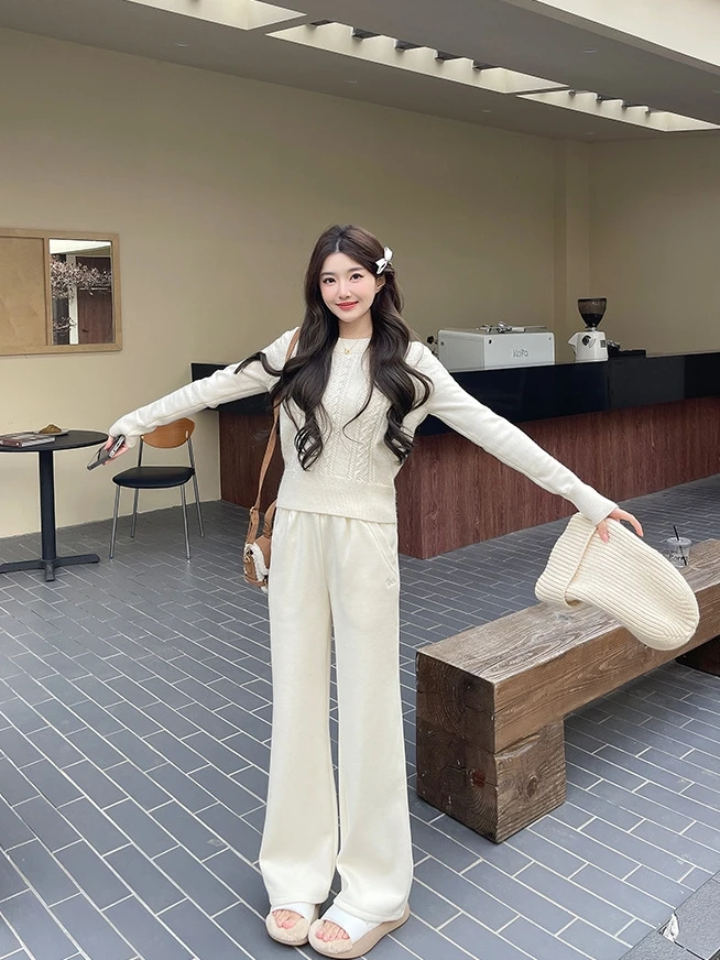 

Fluffy round Ne Knitted Sweater Women's Winter New Sle High Sensation Comfortable Fit Long Sve Color Chinese Made