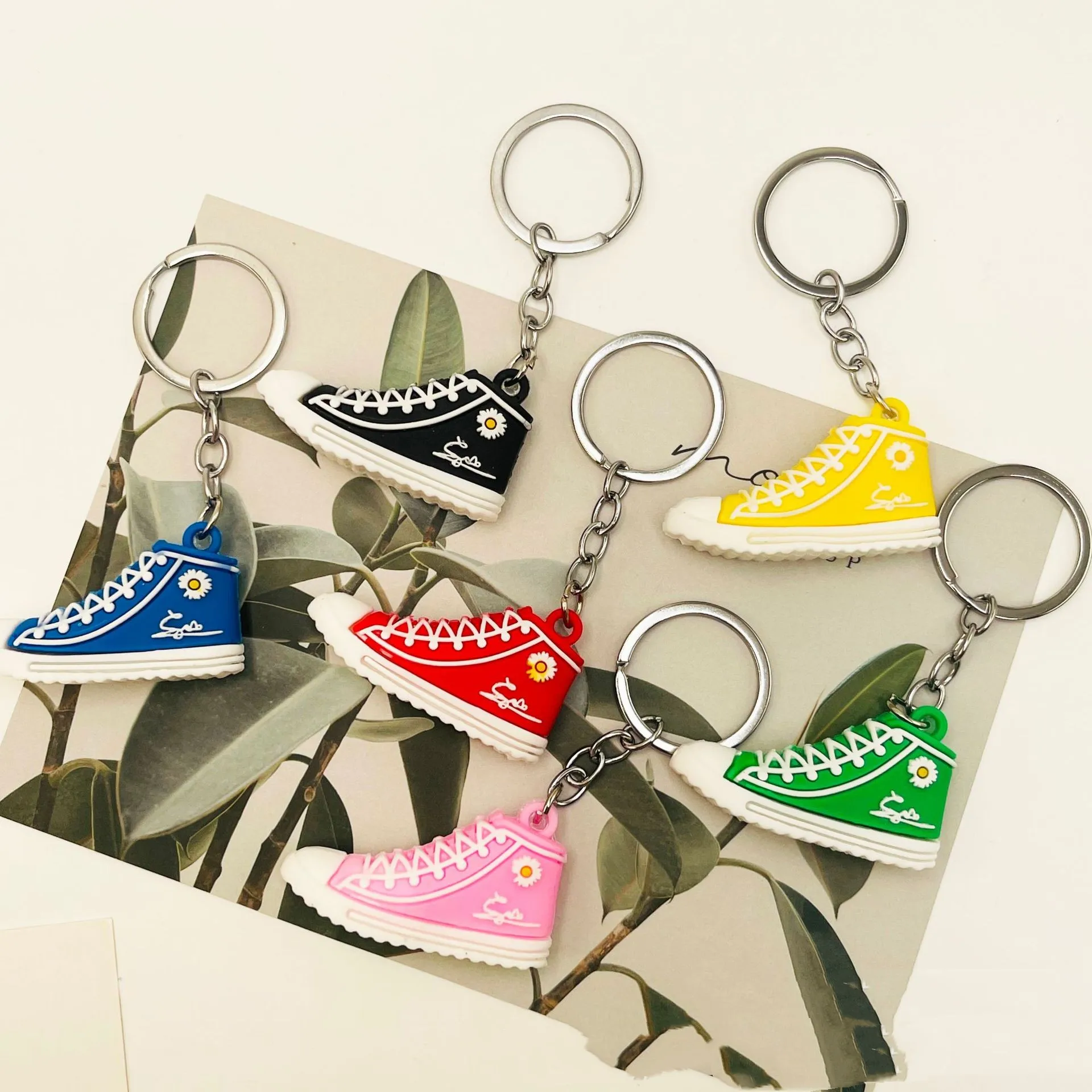 Small fresh simulation small chrysanthemum shoes Keychain bag pendant Colorful sneakers car Keychain Accessories ornaments