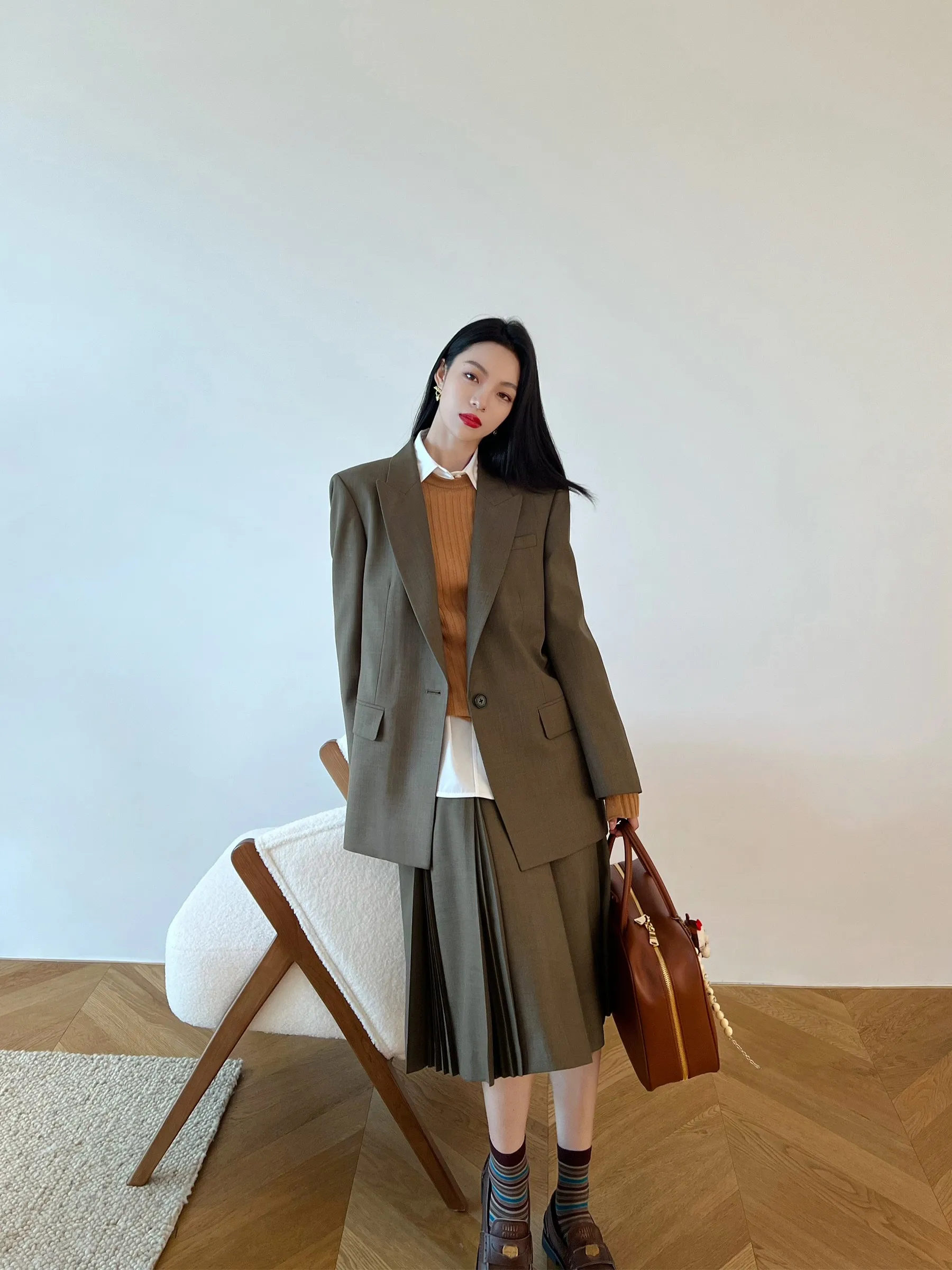 

Комплект из шерстяного костюма Nancy Cavally: юбка, брюки и пальто миди, женская модная коллекция весна