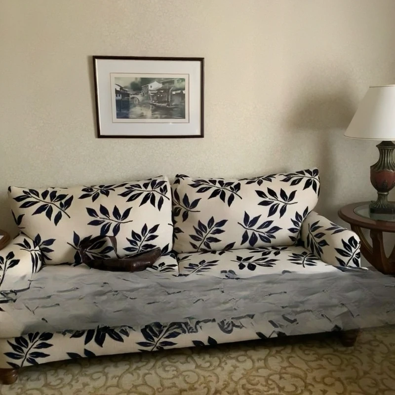 French retro fabric sofa, antique atmosphere, lazy wind leaf three-person straight row sofa