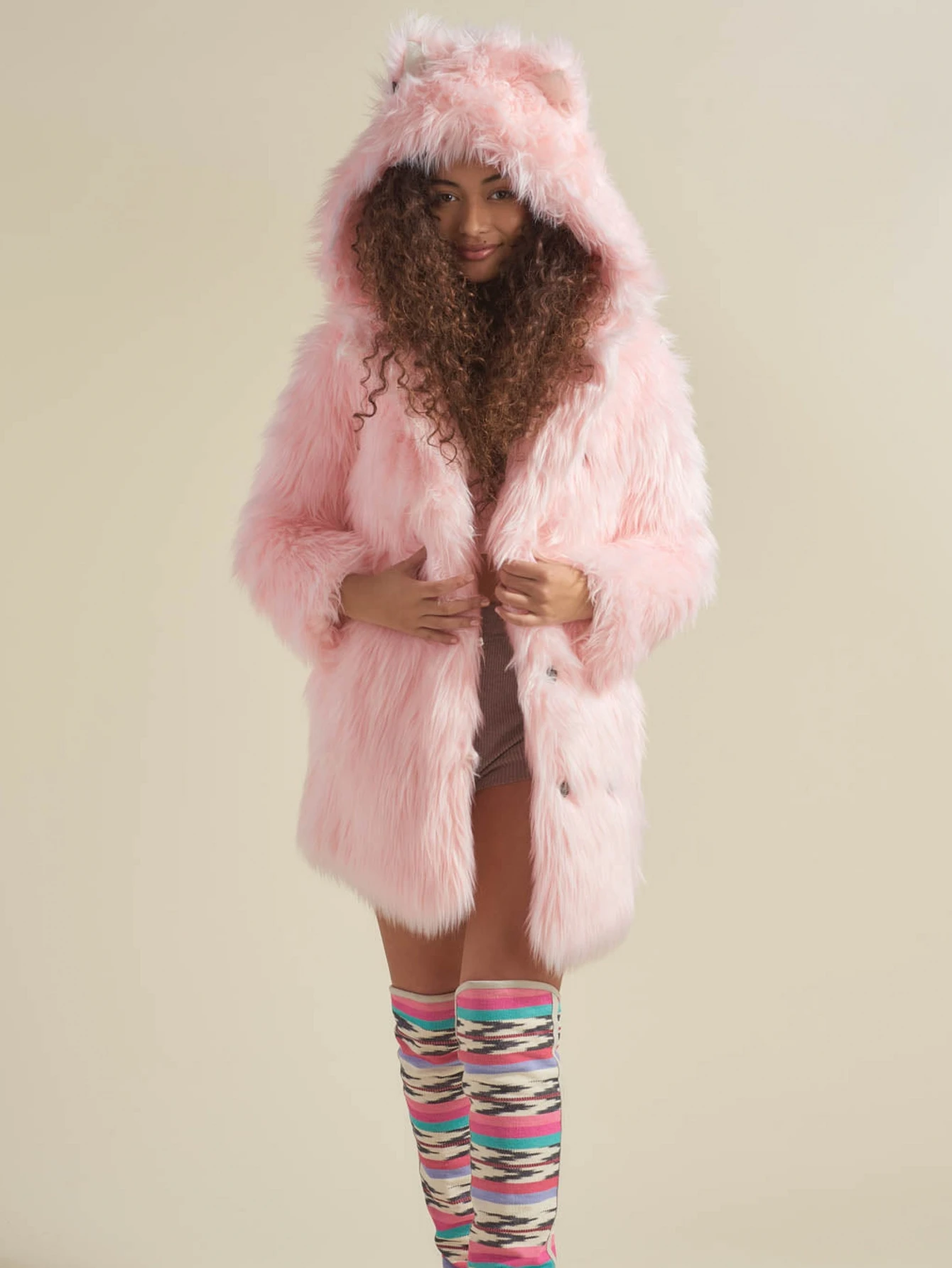 FHILLINUO 女性コート秋冬新ファッションピンクフェイクファーコートエレガントな厚く暖かいフード付きアウターフェイクファー女性ジャケット