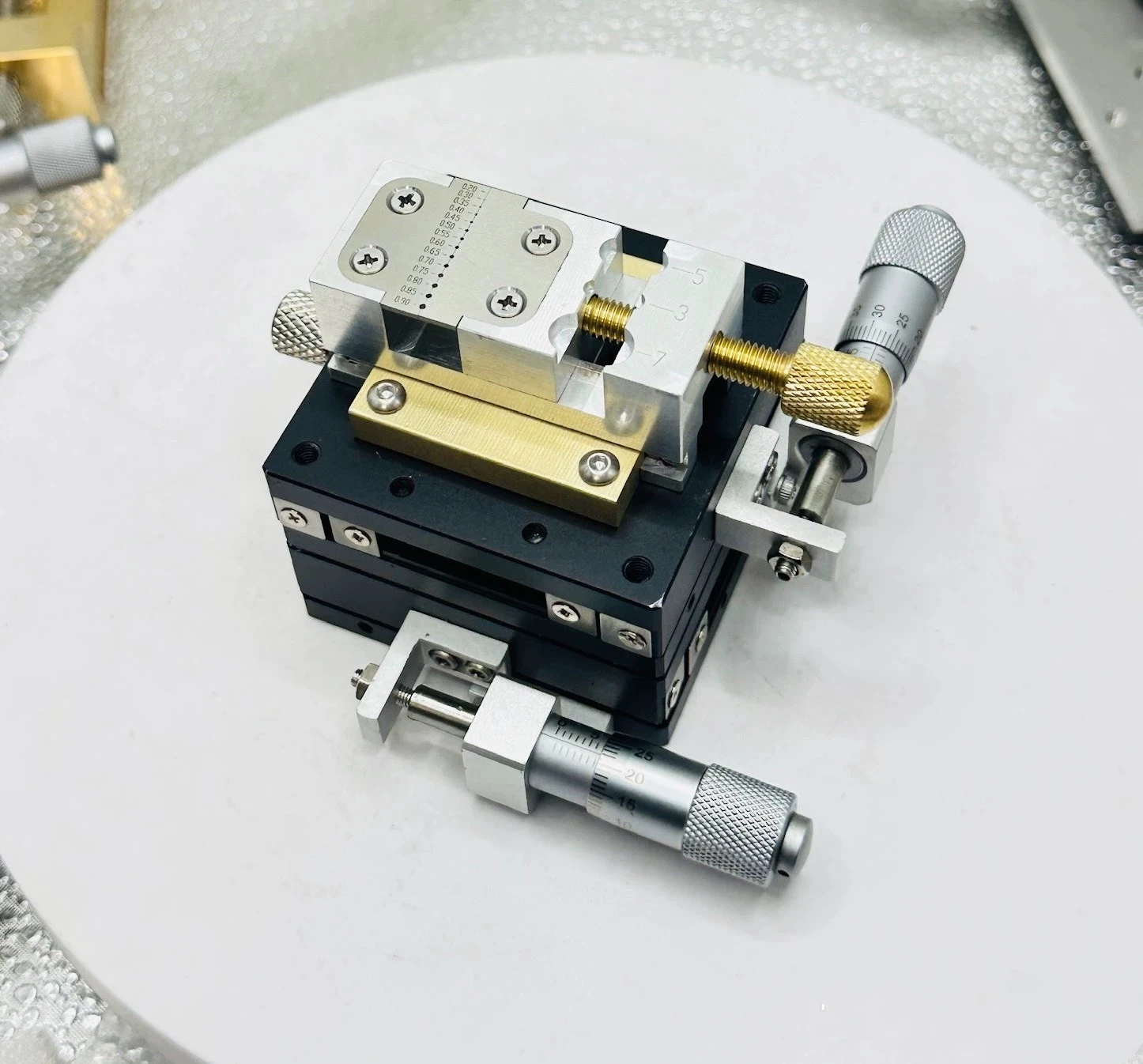 XY Axis Linear Stage Fine-tuning Frame Precision Measurement Manual Displacement stage with aluminum alloy Micro Clamping vise