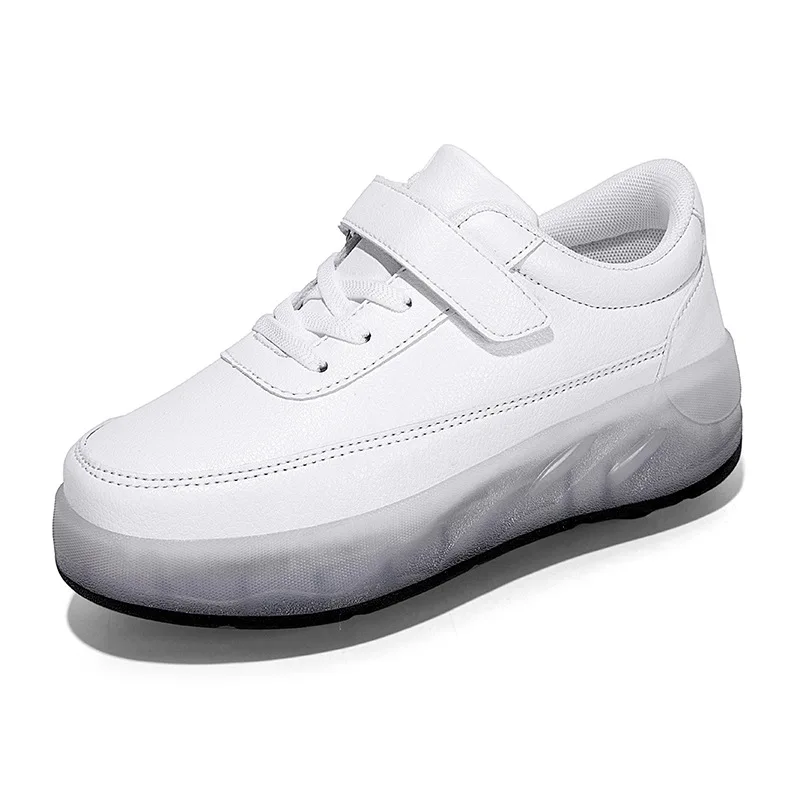 Chaussures à roulettes LED à quatre roues pour enfants, patins en cuir PU pour enfants, baskets de sport décontractées pour garçons, filles et femmes, taille 30-40, mode