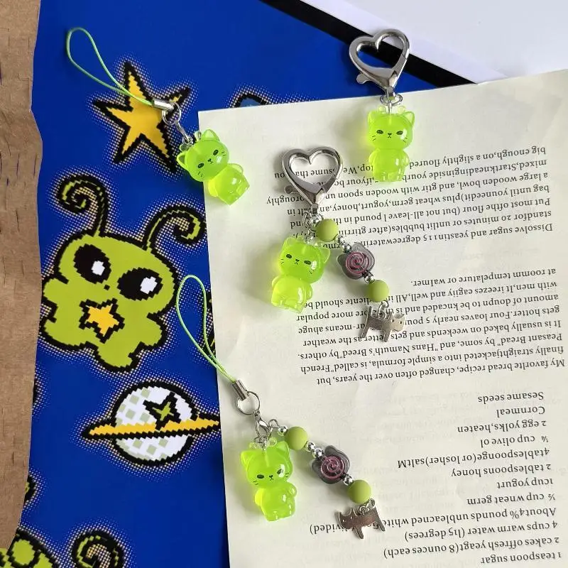 Luminous Creative Alien Cat Mini Keychain Glow In The Dark Pendant for Phone Strap Backpack Party Favor Gift