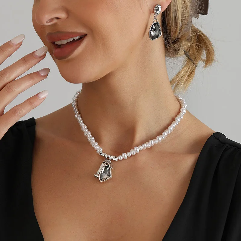 New Dark Grey Crystal Necklace Irregular Sweater Chain Simple Fashion Imitation Pearl Daily Commuting Jewelry Accessories Gifts