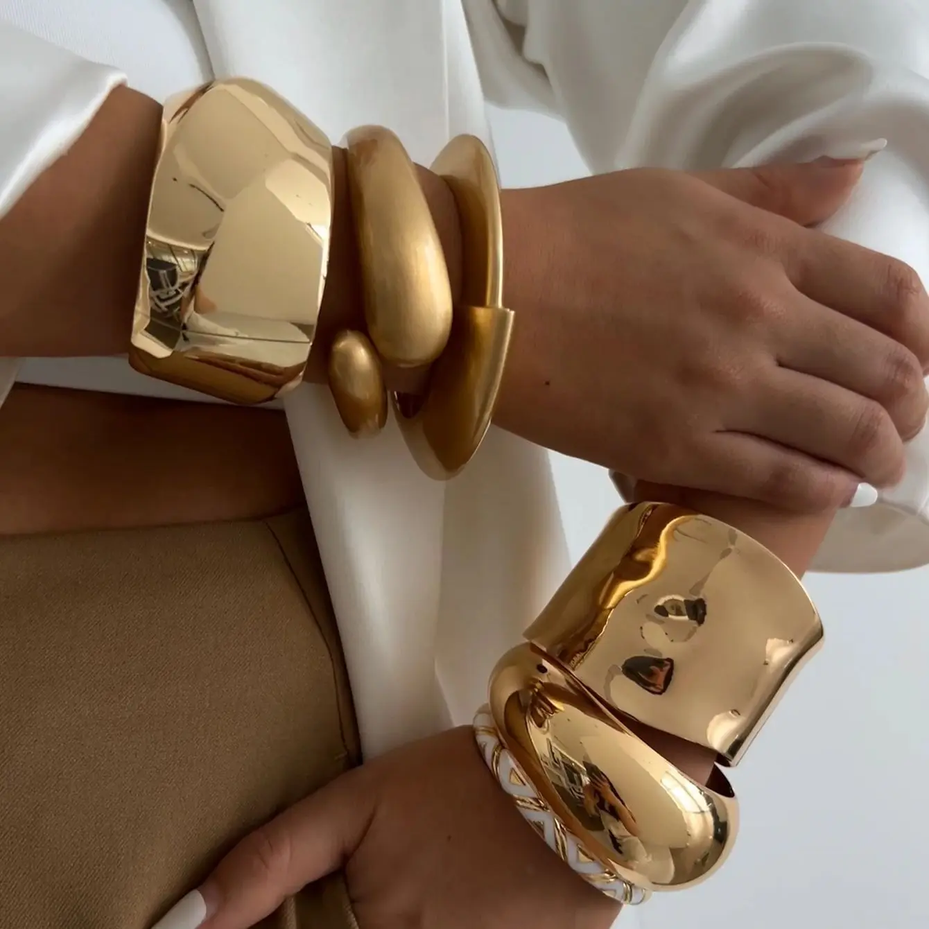 SHIXIN 6 Styles Smooth Gold Color Metal Spring Bangles for Women Design Sense Geometric Chunky Cuff Bracelet Unisex Men Bangles