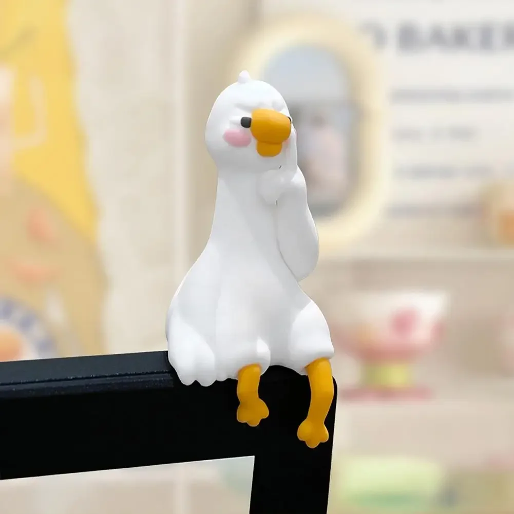 3D Duck Ornament Resin Cartoon Mini Duck Figurine Computer TV Monitor Decoration Collectible for Friends Gift Car Screen Display