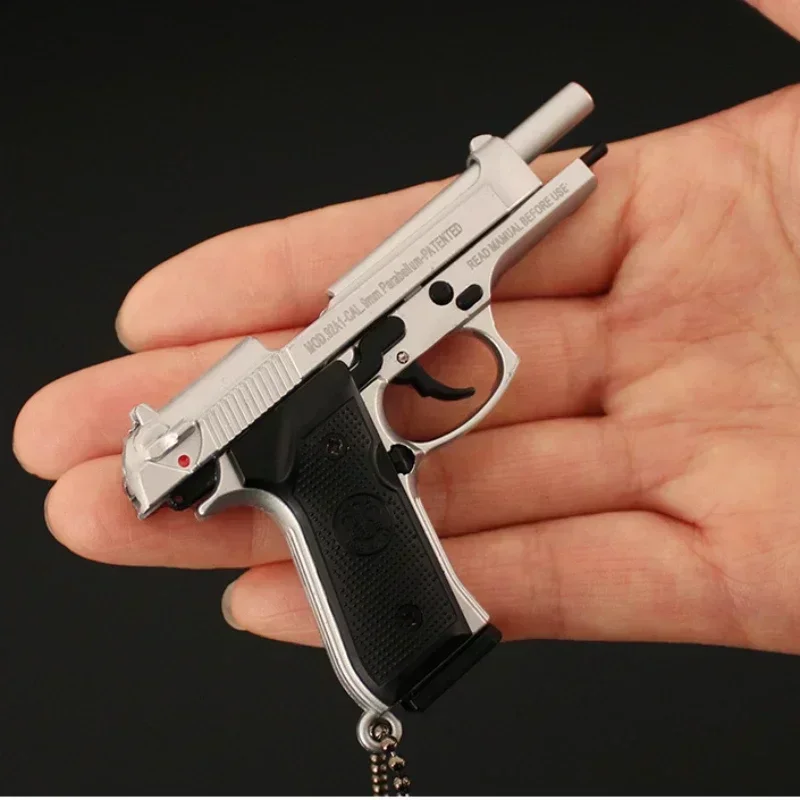 1:3 nuevo modelo Beta 92F aleación desmontable ensamblable juguete llavero colgante Metal Mini pistola bolsa decoración regalo para niños