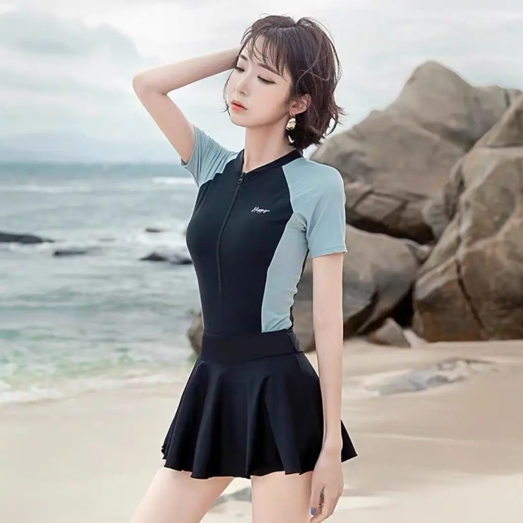 New Conservative One-piece Flat Angle Popular Swimsuit for Women, Covering The Belly and Showing Off Soaking in Hot Springs