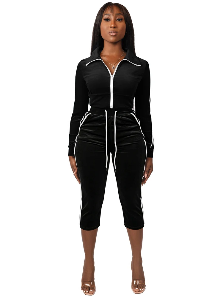JENYAGE Velours-Samt-Zweiteiler für Damen, dehnbar, einfarbig, mit Reißverschluss, kurzem Oberteil mit Kragen, Capri-Hose mit seitlichem Streifen, figurbetonter Trainingsanzug – Detail 3