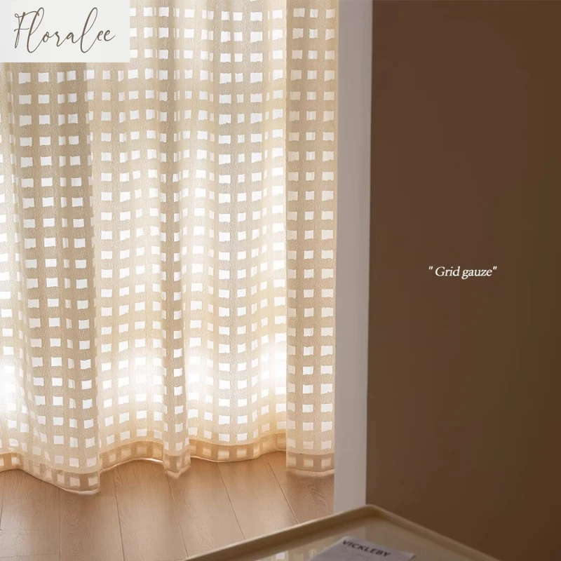 

The Light and Shadow Atmosphere of The Hollow Plaid Gauze in The Antique Living Room Window Screen Transmits Light Custom Size