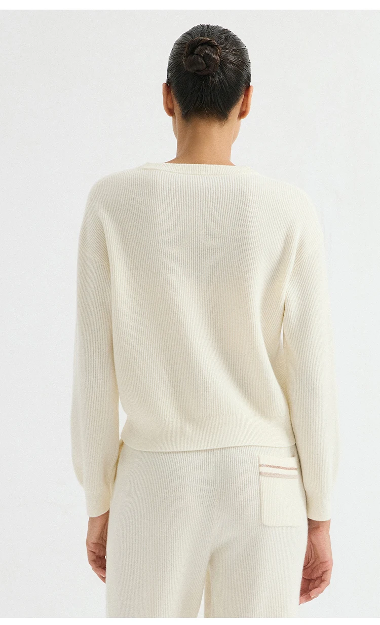 BD3621775 Damen Pullover aus 100% Wolle mit englischem Rippstrick, Rundhalsausschnitt, langen Ärmeln, kontrastierender Brusttasche mit Kettendesign, zweifarbig, für den frühen Herbst. – Detail 6