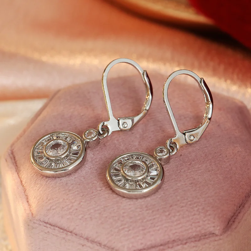 Luxuriöse Runde Silberfarbene Hängeohrringe mit Kubischem Zirkon, Funkelnde Ohrringe für Damen, Modisches Schmuck-Accessoire