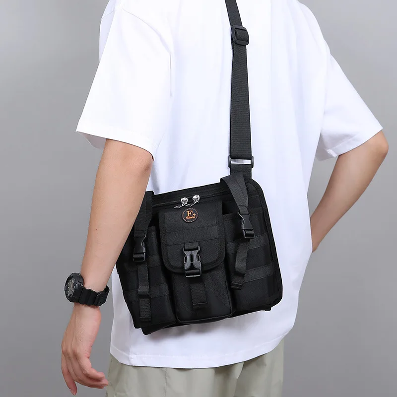 

Outdoor Sports Riding Water Bottle Bag for Men Large Capacity Fashion Simple Chest Bag Sling Crossbody Daypack Shoulder Pack