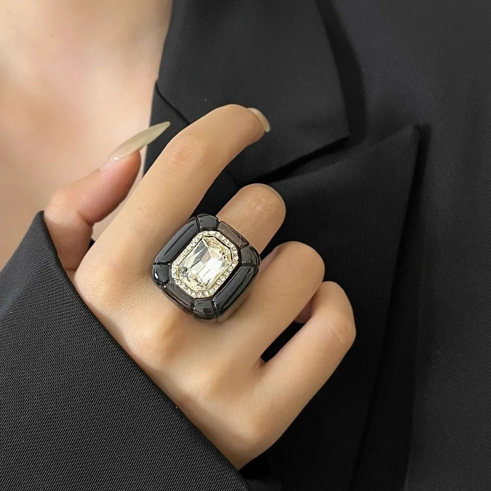 Anillo de diamantes de imitación coloridos a la moda, anillo de dedo tridimensional geométrico, joyería elegante, anillo cuadrado para mujer