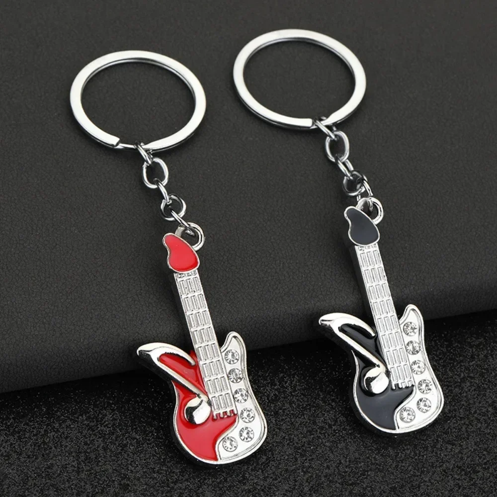 

Creative Mini Metal Guitar Keychain Cute Pendant for Music Lovers Personalized Key Ring Small Gift Perfect Bags Car Accessories