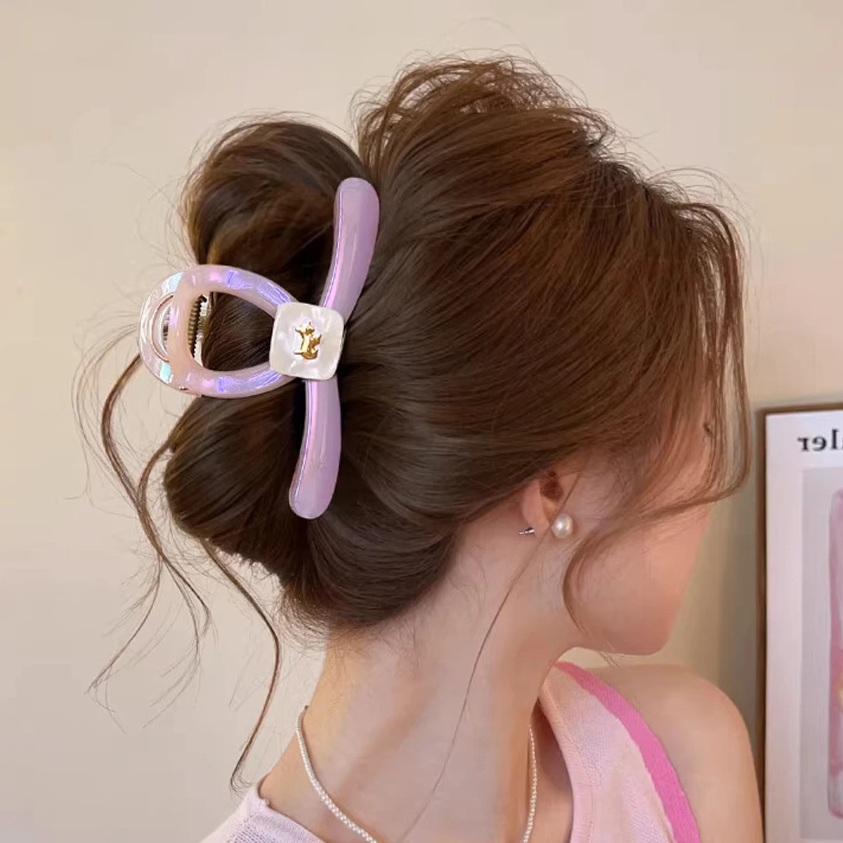 

1pc high-end fine flash gradient golden label dog half-tied hair grab hair ornament on the back of the head shark clip 2025