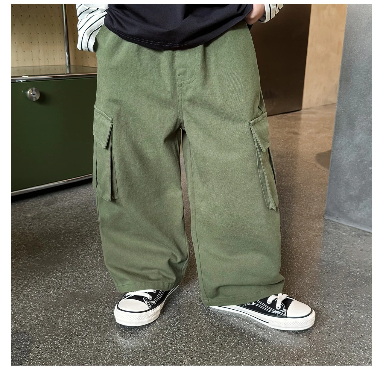 

Осенние штаны-карго для маленьких мальчиков, модные однотонные повседневные детские широкие брюки для мальчиков с карманами, брюки со средней талией для маленьких мальчиков