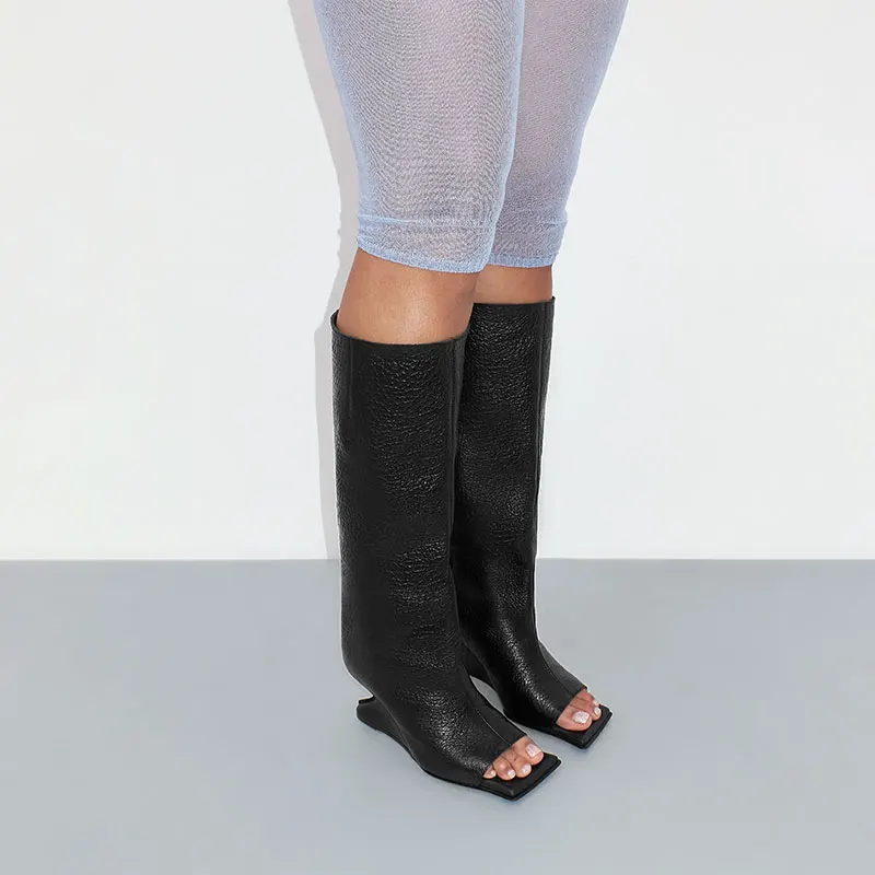 Women's Black Peep-Toe Knee-High Boots Textured Leather Finish Fashionable Open-Toe Design for Modern Streetwear Casual Elegance
