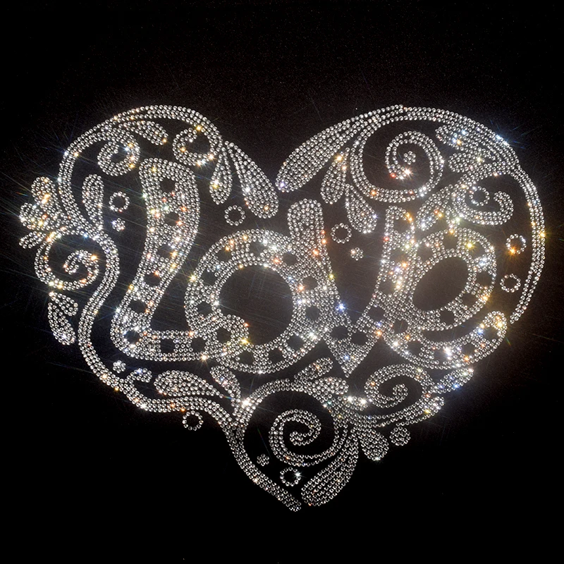 High-quality rhinestones with the LOVE pattern are ironed onto the sweater outerwear accessories. Fashionable large patches.