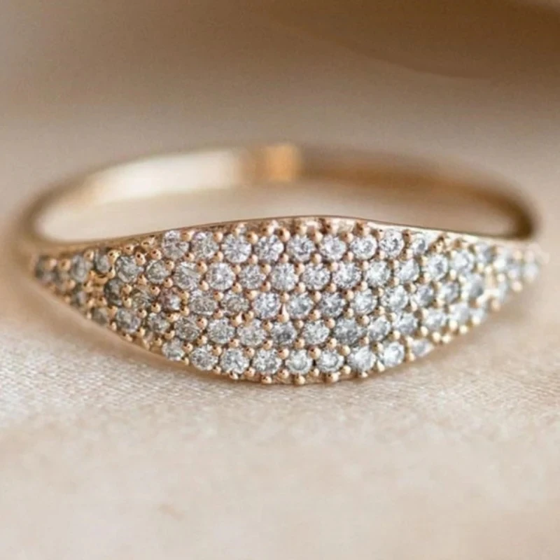 Huitan Funkelnder Zirkonia Goldfarbener Ring für Damen, Temperament, elegant, Hochzeit, Verlobung, Accessoires, Mode, 2023, Schmuck