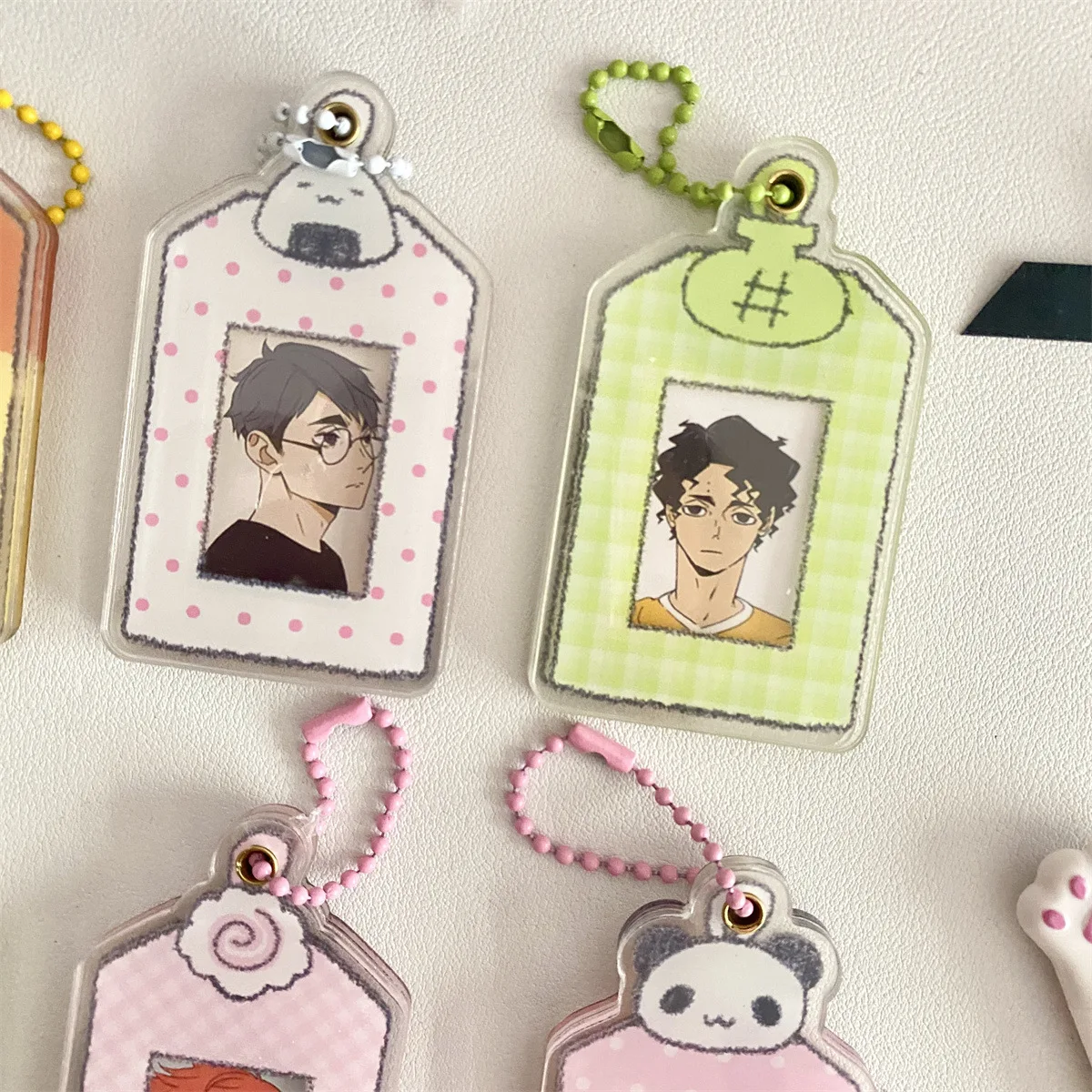

1 Pcs Cute 1 Inch Magnetic Acrylic Photo Card Holder Keychain Schoolbag Charm Gifts for Classmates and Friends