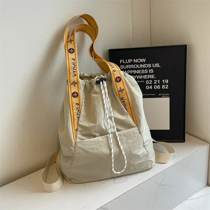 Borsa a tracolla in Nylon con corda solida di grande capacità zaino colorato con tracolla moda 2024 borse di vendita calde per le donne Bolsa