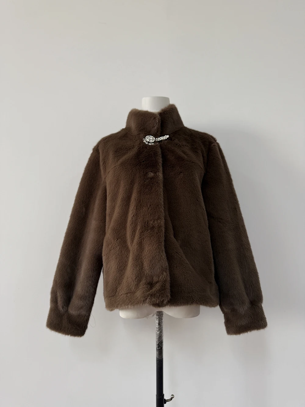 The New Autumn/Winter 2024 Ermine Fur Mink Fur Thickened One Fashion Coat Shows Slimming Short Style Jackets for Women