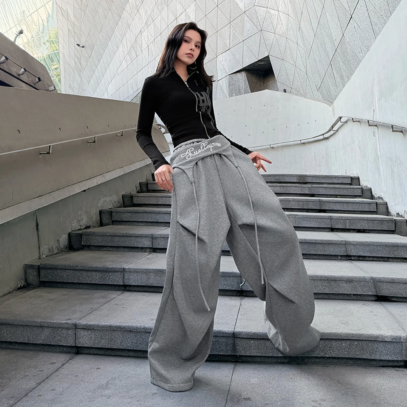 

SuperAen Retro Lettering Embroidered Pleated Loose Casual Pants 2026 Spring and Autumn New Fashion Full Length Pants