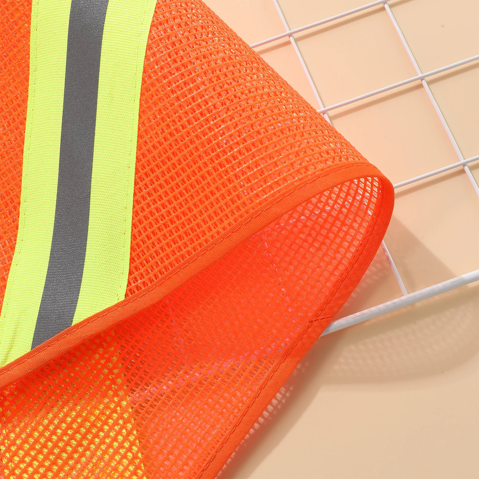 4Pcs Reflective Traffic Safety Flags High Visibility Warning Flags for Trucks Trailers Vehicles Easy Install Emergency Signal