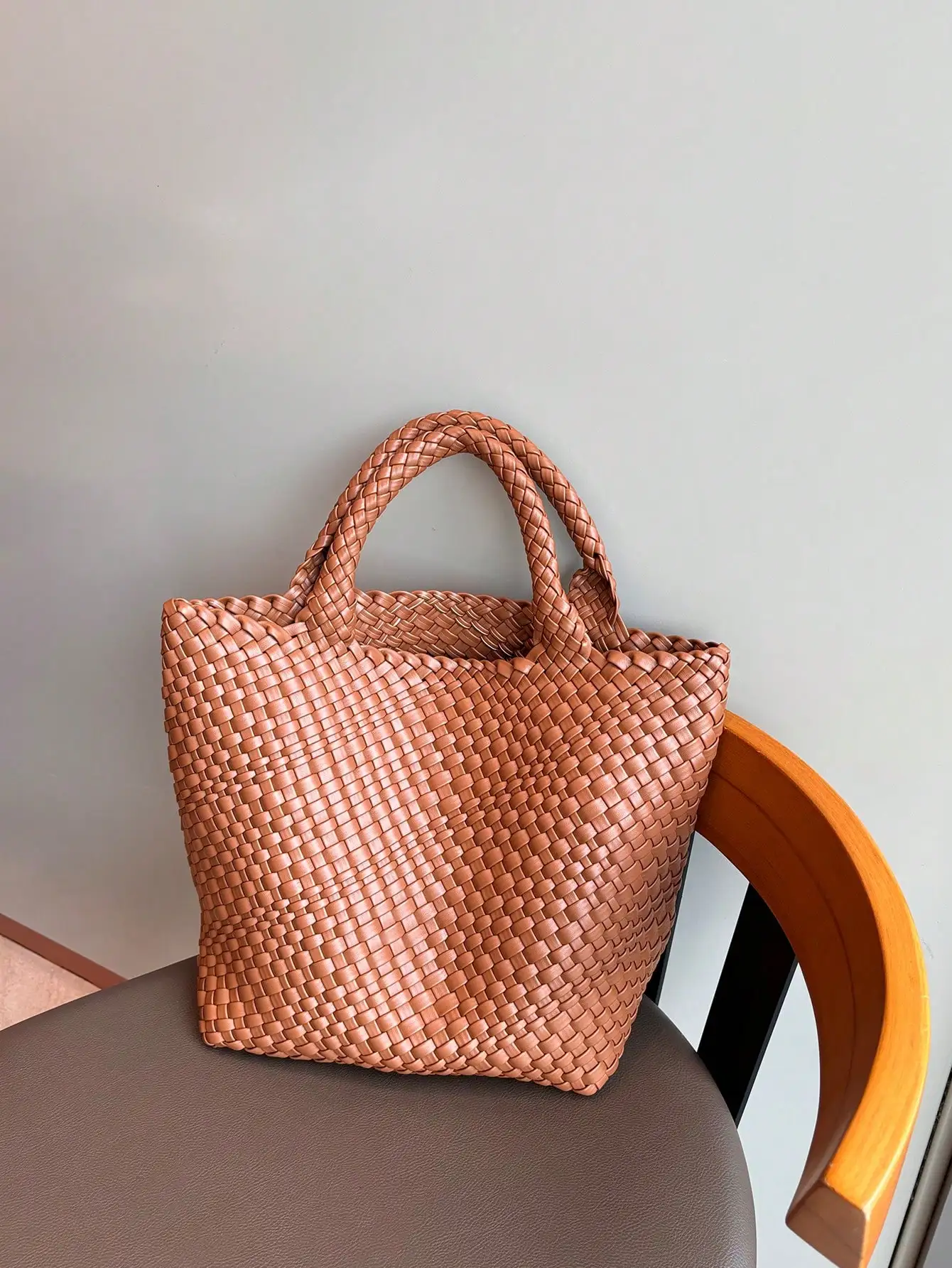 Autumn and winter fashion trendy Maillard soft leather bucket bag Tote shoulder large bag woven cross-border dumpling bag niche