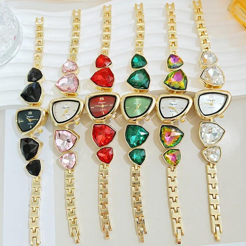 ساعة نسائية ذات شكل غير منتظم كبيرة متألقة على شكل خاص من حجر الراين بنمط شمسي بسيط ساعة كوارتز طليعية عصرية