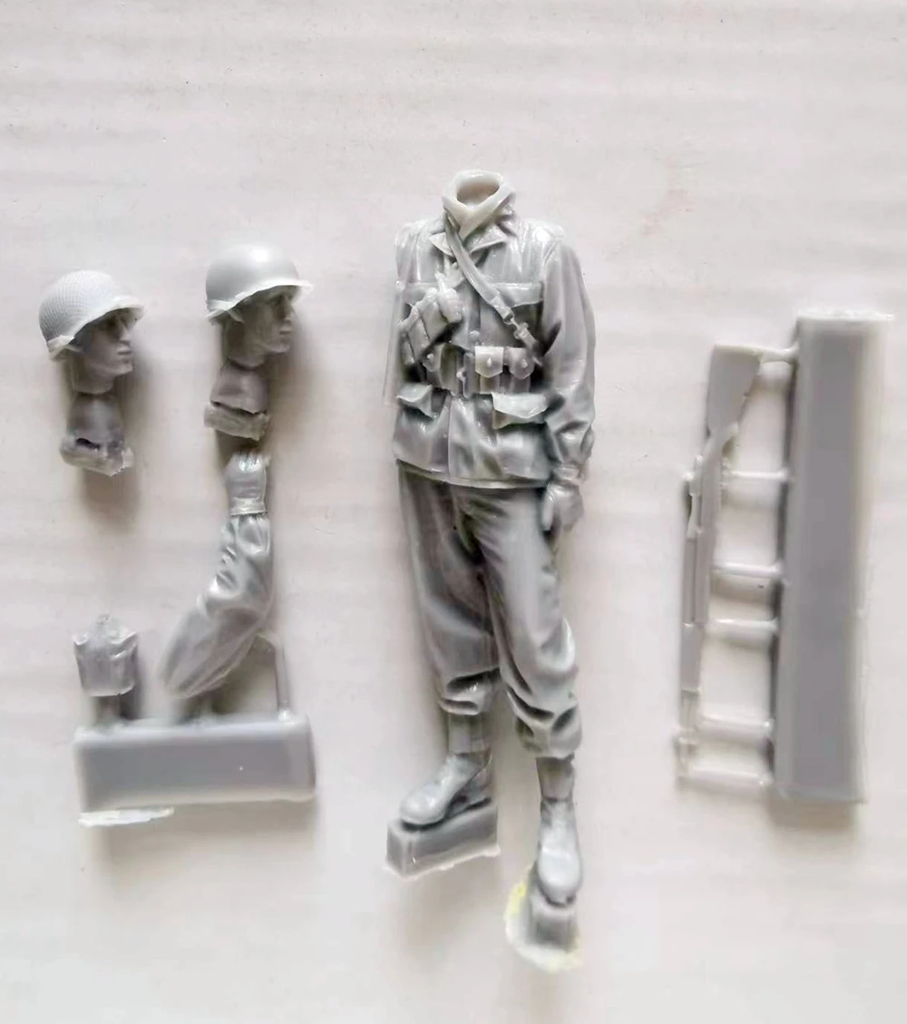 1:35 model kit resin kit    WW2 US Infantry (2 figures)