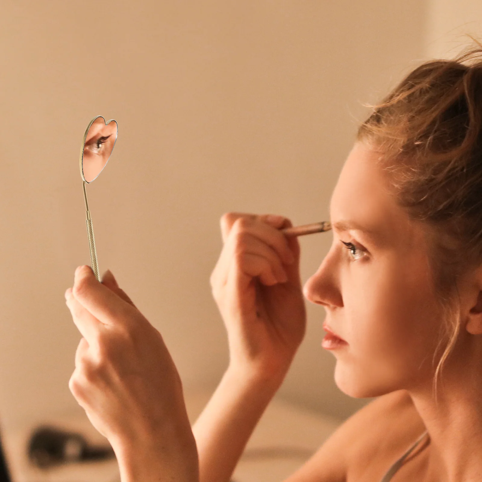

Heart Shaped Stainless Steel Eyelash Mirror for Extension Lash Techs Handheld Inspection Mirror Eyelash Grafting Makeup Tool