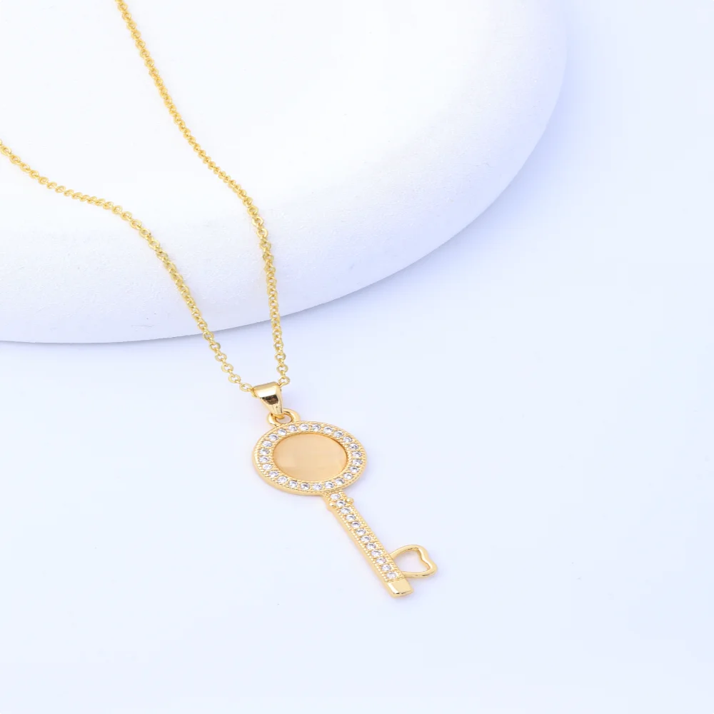 【Titanium Steel】Light luxury moon full of diamonds micro-inlay design Internet celebrity temperament shining necklace women'
