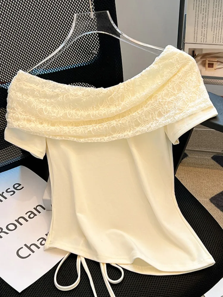 เสื้อครอปผู้หญิง แขนระบาย แต่งผ้าลูกไม้ ตัดต่อ ทรงเข้ารูป สายเดี่ยว ดีไซน์ไม่สมมาตร ผ้าคอตตอนผสมโพลีเอสเตอร์ สำหรับฤดูร้อน