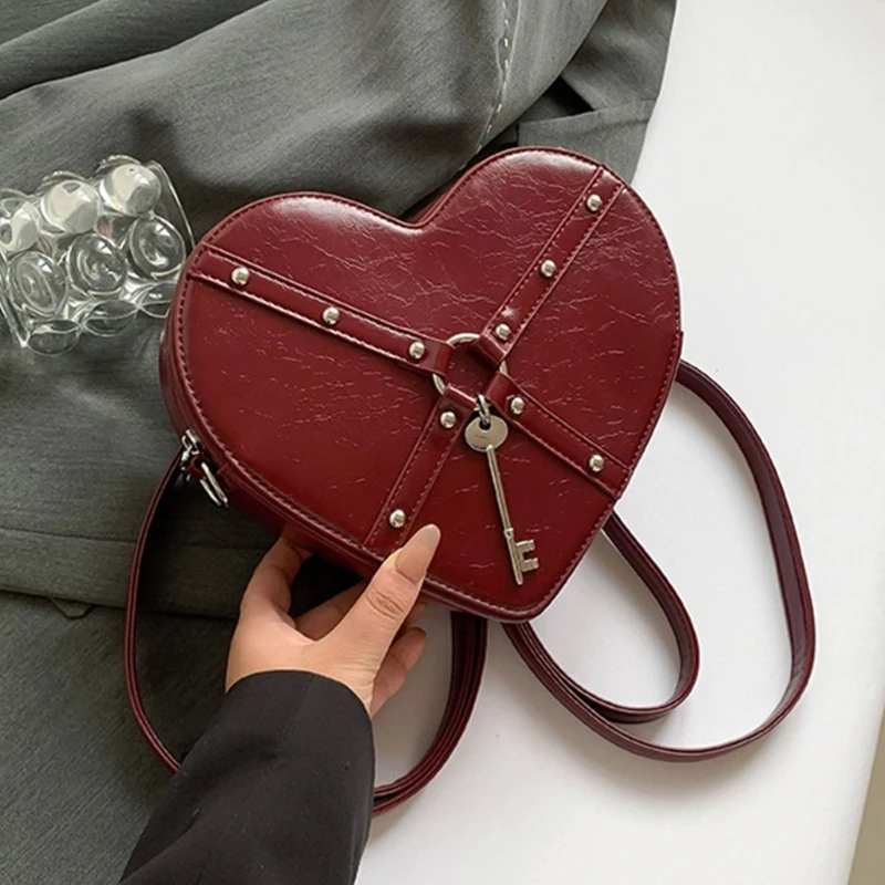 

Vintage Y2K Small Chain Rivet Shoulder Bag Heart Shaped Purse Handbag Red PU Leather Gothic Tote Bag Fashion Women Crossbody Bag
