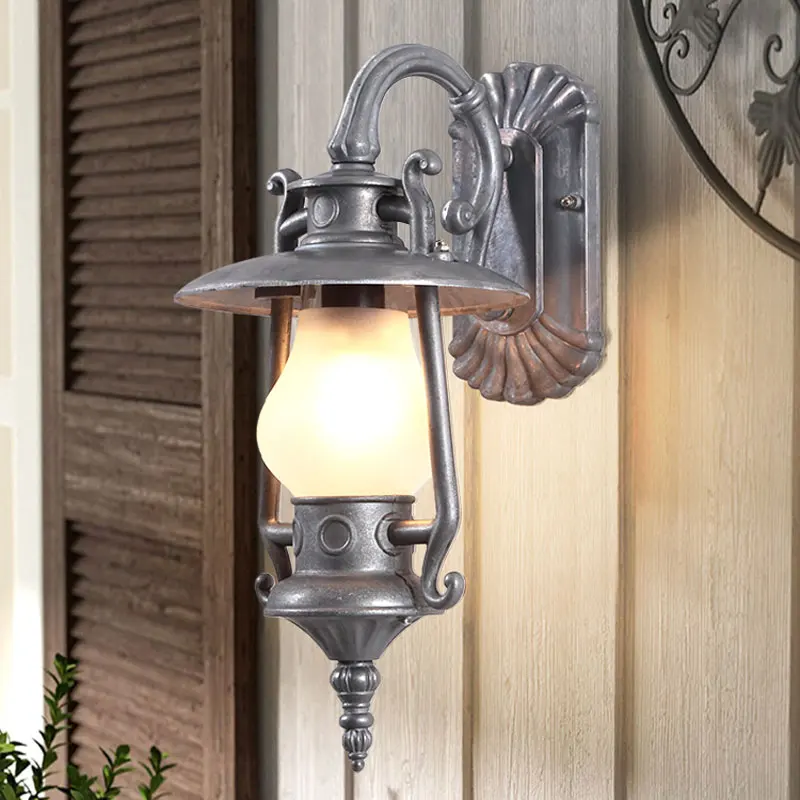 lampada-da-parete-impermeabile-per-esterni-stile-europeo-per-giardino-villa-ingresso-cortile-portico-luci-retro-a-forma-di-cavallo-illuminazione-e27-per-balcone-in-vetro