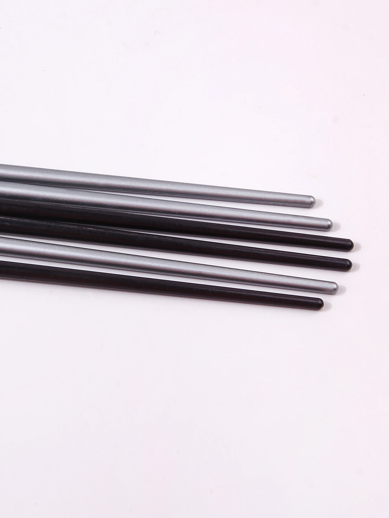 Zestaw 6 cienkich pędzli do makijażu oczu, profesjonalne pędzle do precyzyjnego konturowania, skośny pędzel do brwi, wysokiej jakości narzędzie do makijażu brwi.