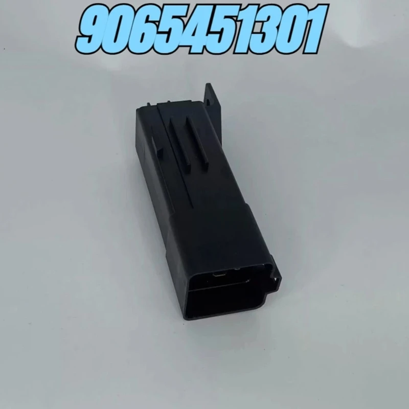 Engine Cooling Fan Control Unit 9065451301 A9065451301 12V 40A Black Housing for W639 Cooling System Service and Repair D7YA