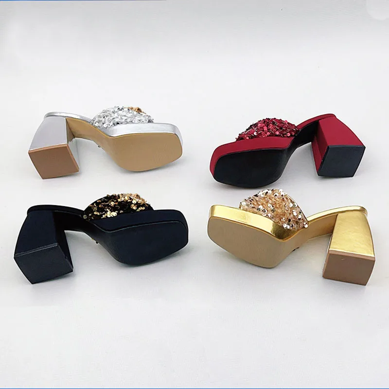 شباشب جديدة بكعب عالٍ جدًا مع كعب سميك مطرز، منصة أنيقة مقاومة للماء، صنادل بمقدمة مربعة، شباشب راقية 84