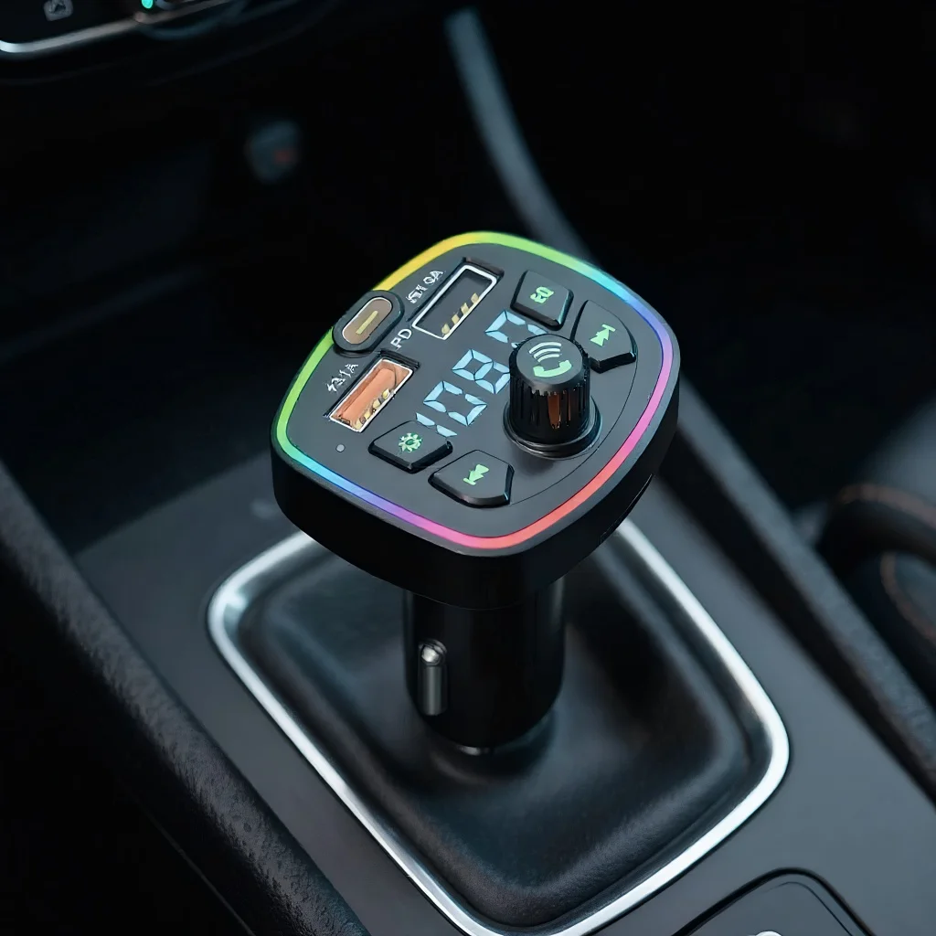 

Автомобильное зарядное устройство FM-передатчик Bluetooth 5.0, Hands Free 3.1A Dual USB PD Быстрая зарядка с MP3 TF U-диском AUX-плеер