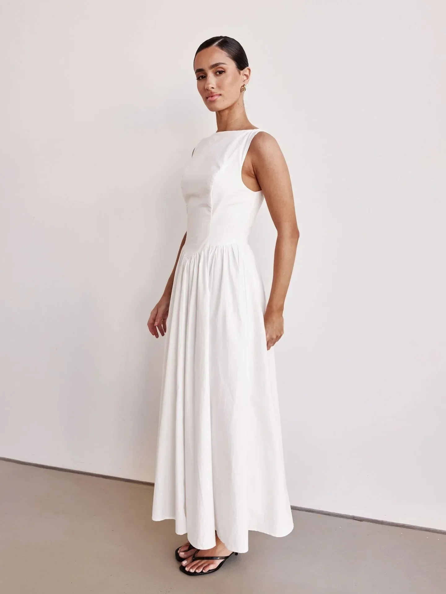 Elegant Pure Color Long Sleeveless Dress with Pleats for Women New Summer 2025 Fashionable Maxi Gown from Mainland China