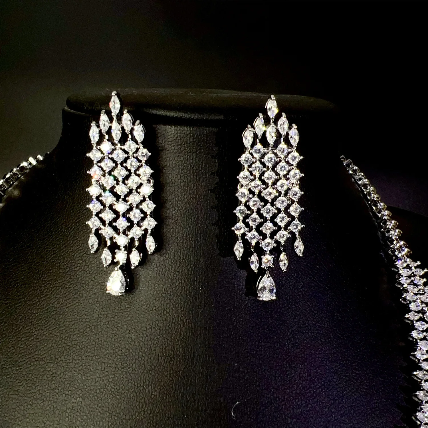 Popular Luxury Stunning Jewelry Necklace Earring Set Light Luxury Women's Clothing Accessories Wedding Bridal Holiday Gift M-967